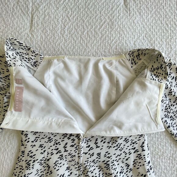 Keepsake white and black design off shoulder dress size large EUC - Picture 11 of 12